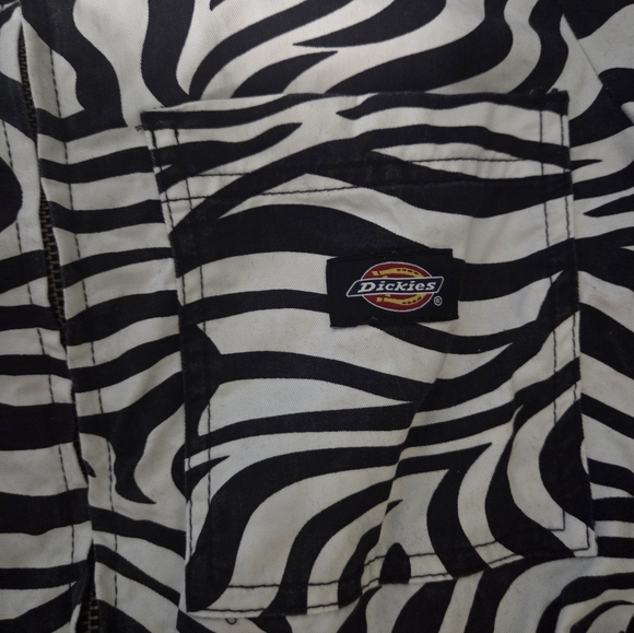 Zebra Print Short Sleeve Romper - Picture 6 of 9